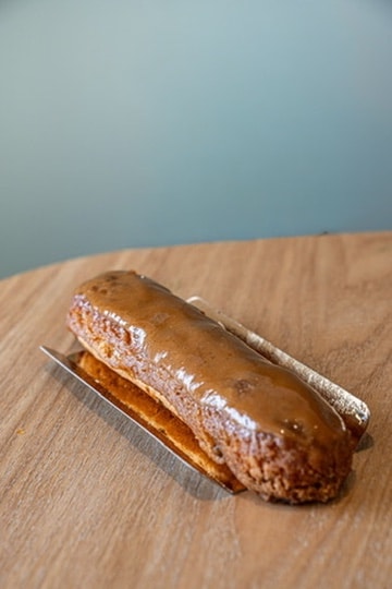 eclair café
